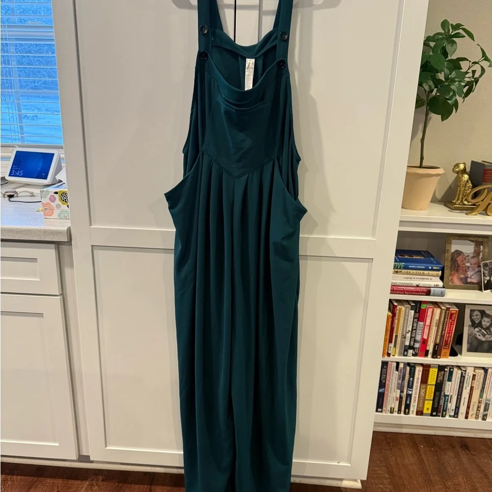 HALARA Green Jumpsuit - Picture 2 of 11